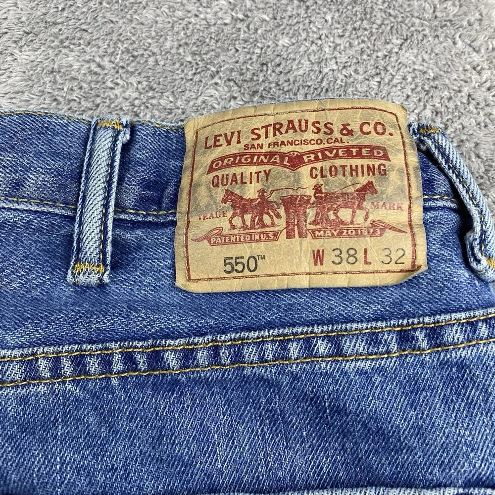 Levis 550‎ Relaxed Fit Jeans Mens 38x32 Blue Medium Wash Mid Rise Denim Cotton